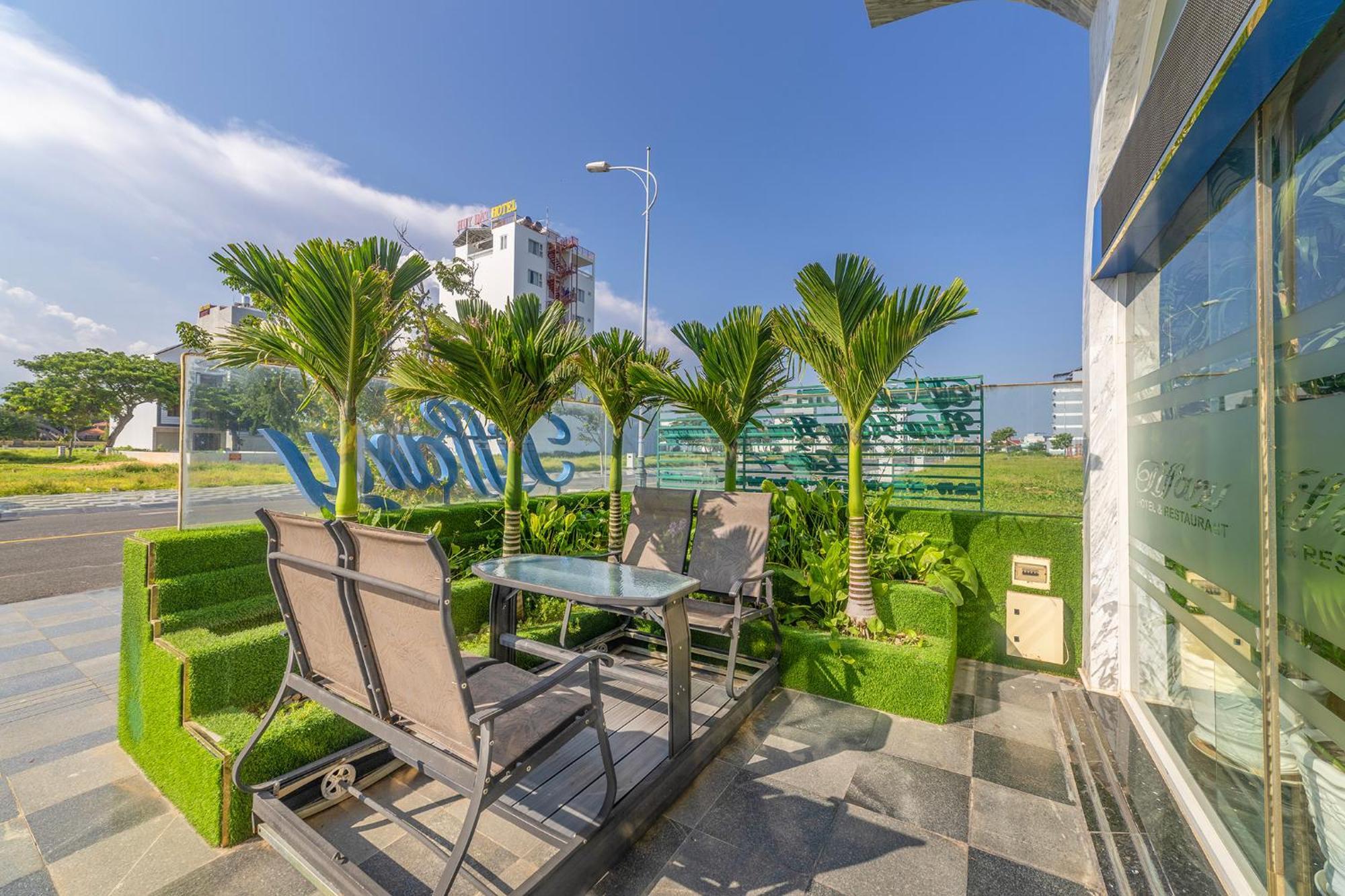 Tiffany Hotel & Restaurant Phan Thiết Extérieur photo
