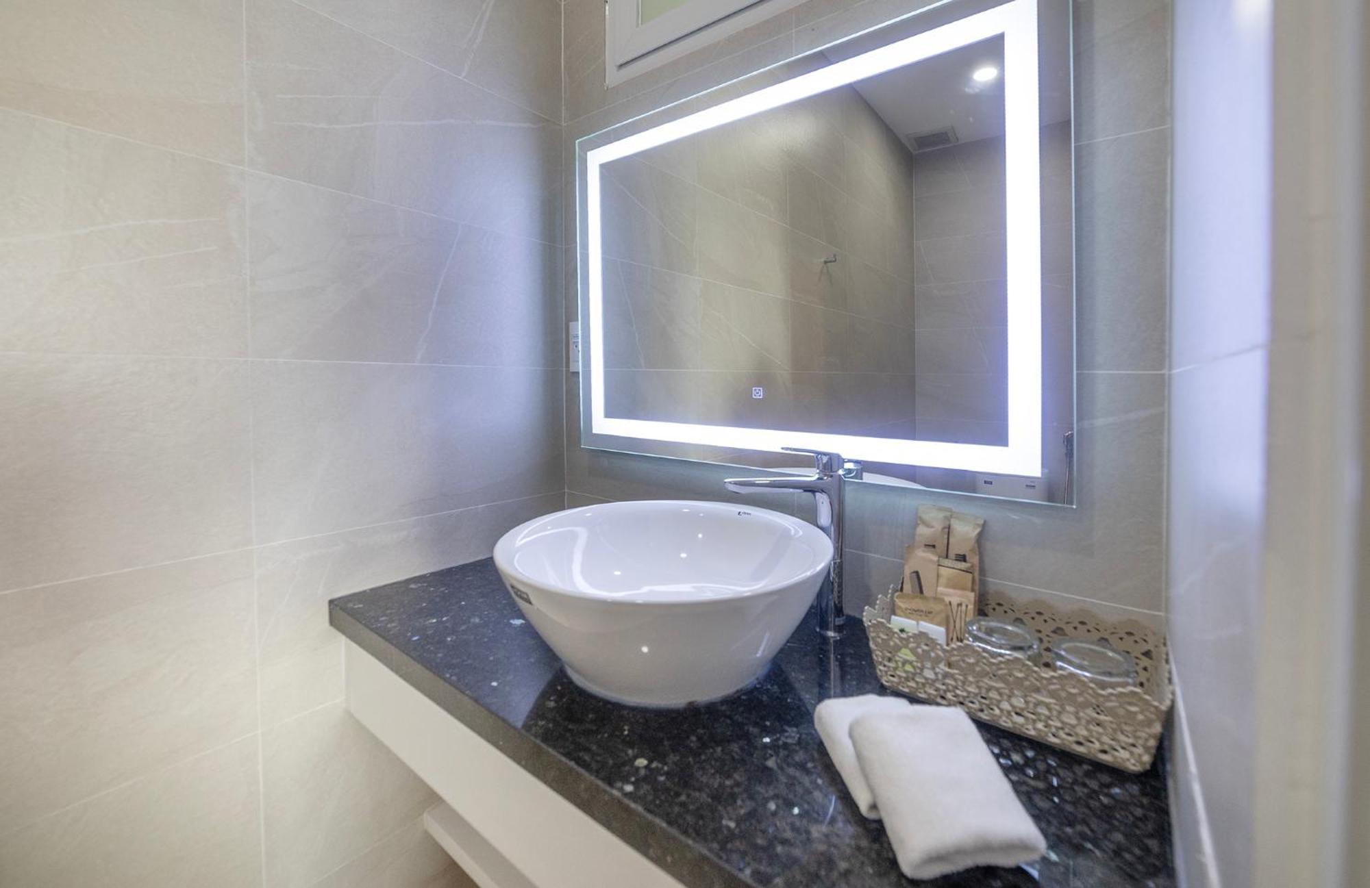 Tiffany Hotel & Restaurant Phan Thiết Extérieur photo